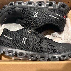 On Running Cloud women’s Running Shoes — Black